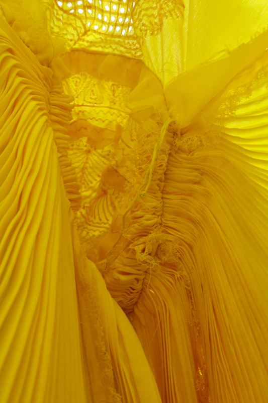 spots-3-yellow-burka